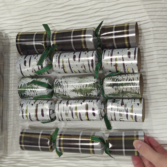 Life at Home Holiday Crackers Set of 12 - Picture 8 of 8
